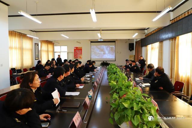 为进一步凝聚群众,引领群众,服务群众,着力以文化人,成风化俗,大力